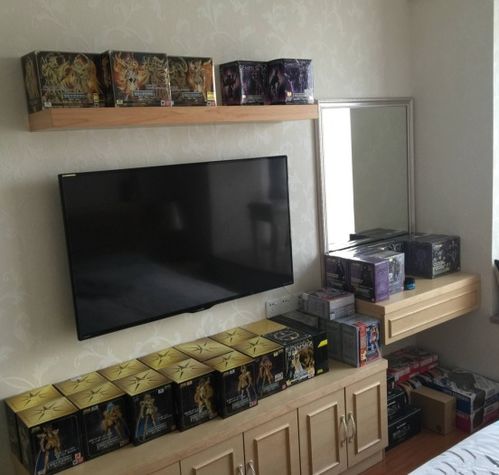 尹正變身二次元宅男,滿墻手辦價(jià)值不菲 滿地球鞋更是壕氣沖天